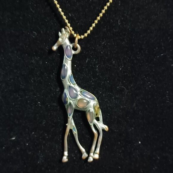 ADULT JEWELS Silver-Toned Giraffe Mood Stone Pendant, 18" - Picture 3 of 5